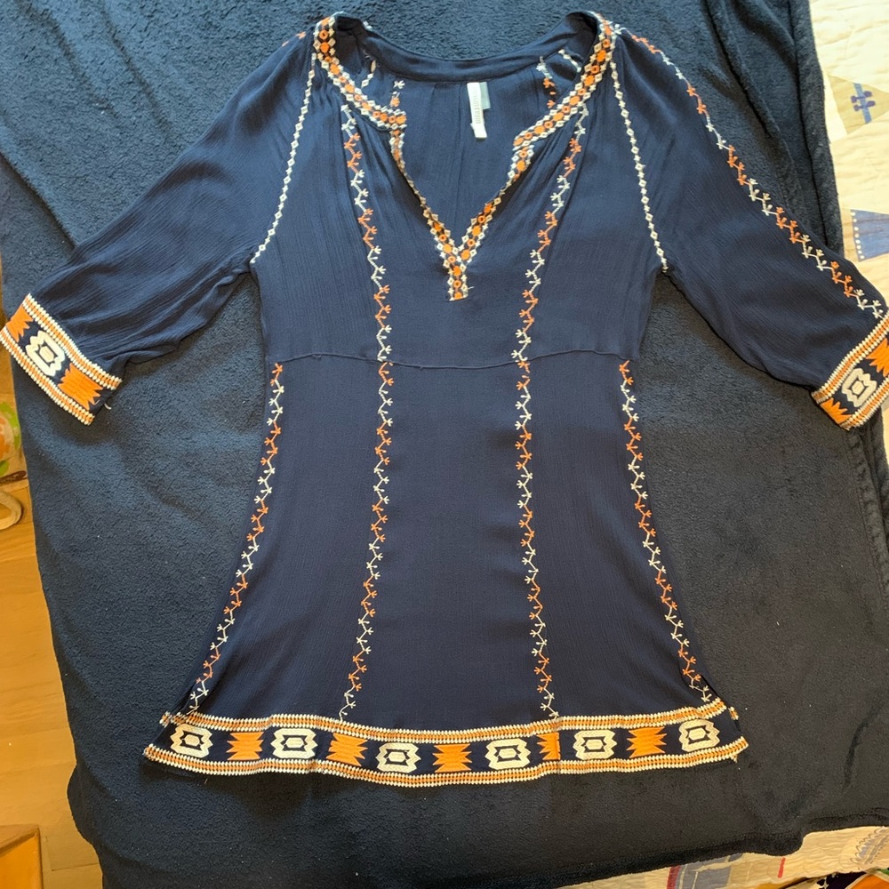 Crepe tunic with embroidery detail